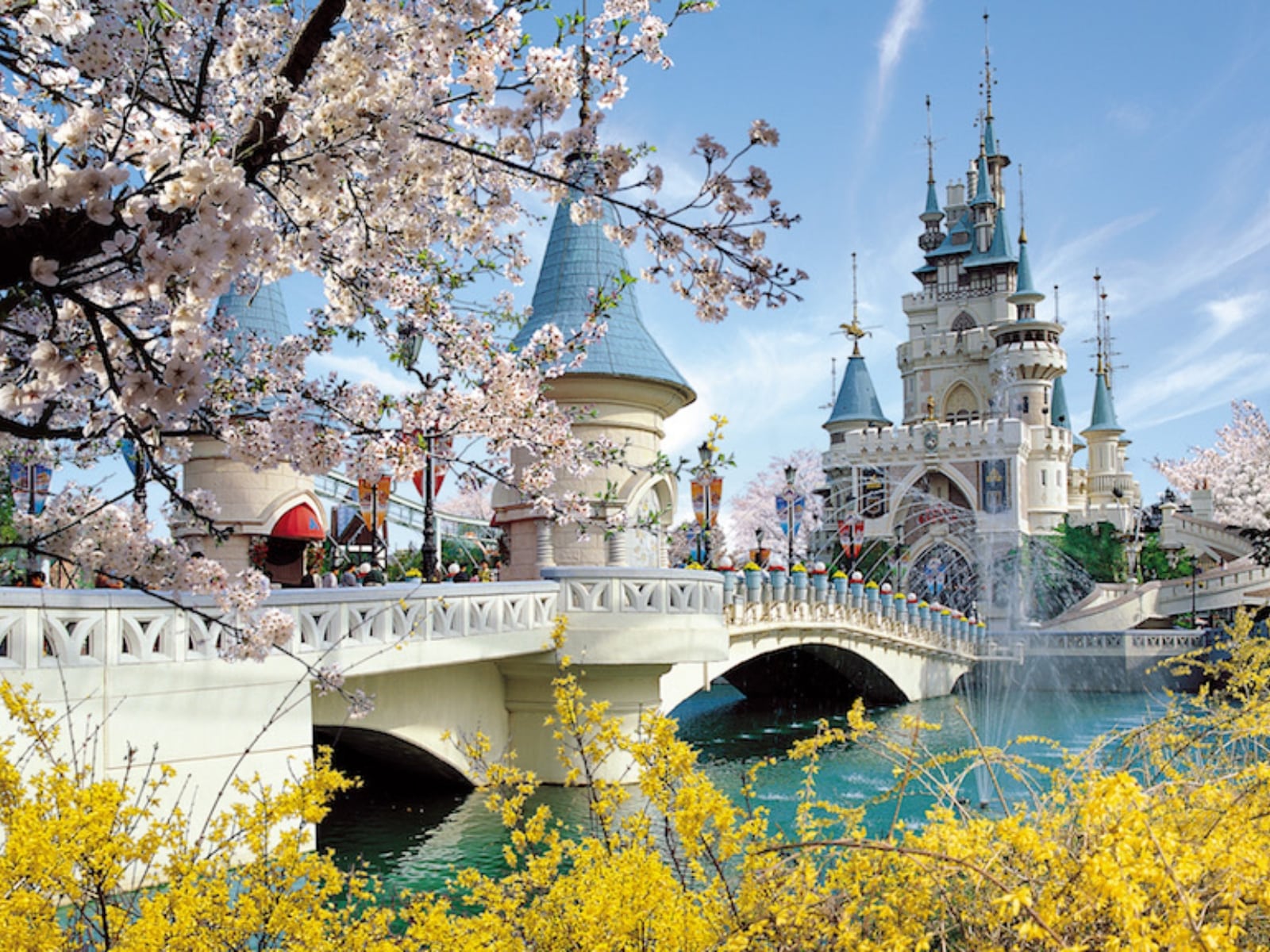 Lotte World Adventure: Seoul’s Thrills, Culture & Family Fun