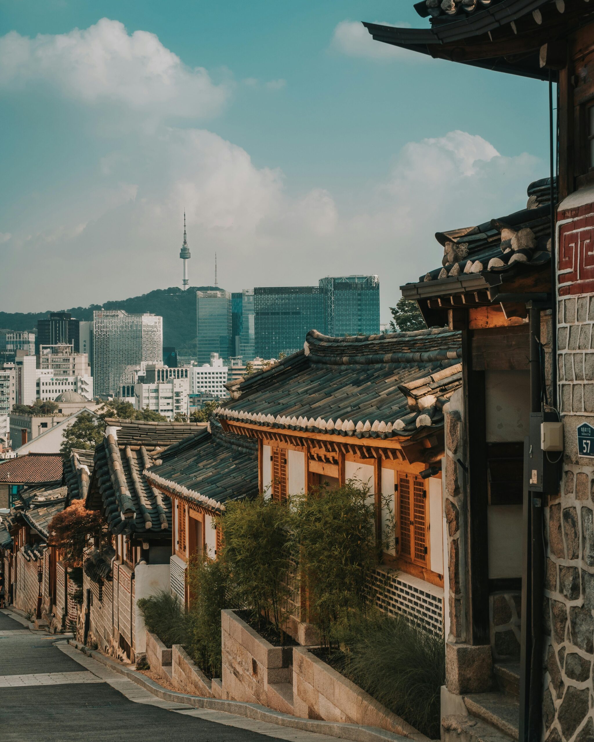 Ikseon-dong Hanok Village Seoul: Traditional Charm Meets Modern Life